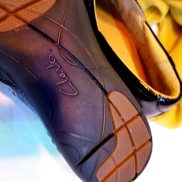 Clarks - Picture 3 of 6